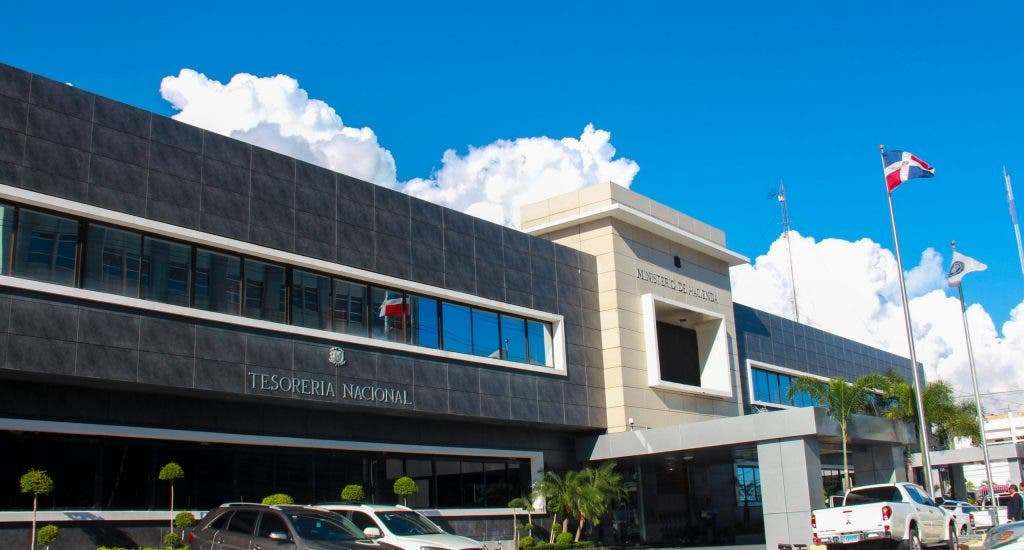 Tesorería Nacional desembolsa RD$2,311.50 MM para regalía pascual a empleados de Fase I Tesorería Nacional RD large