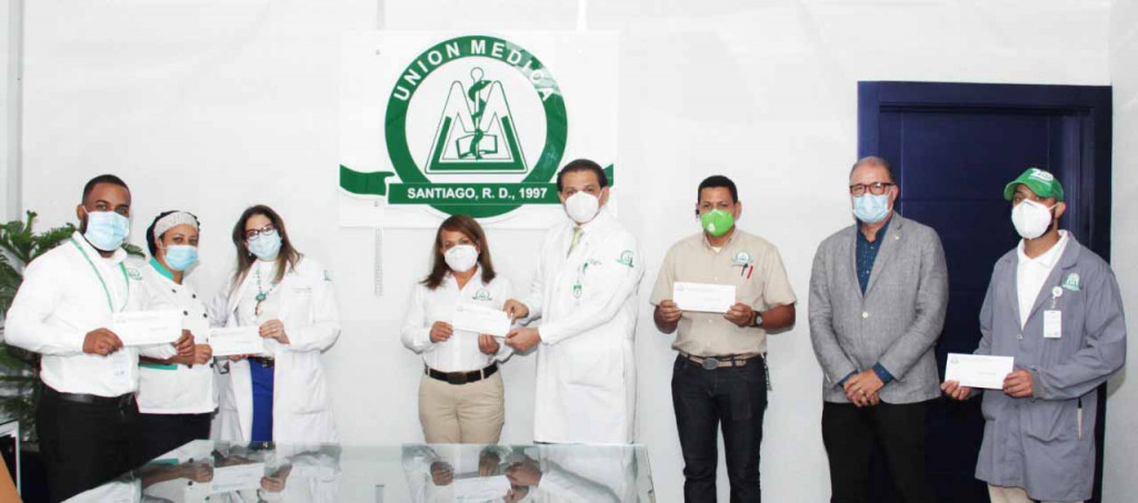 Clínica Unión Médica entrega regalía pascual a sus empleados Unión Médica entrega regalía large