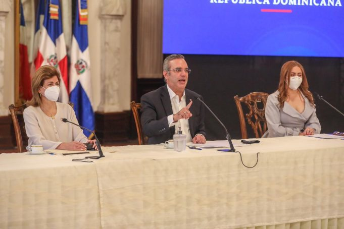 Abinader anuncia programa social large