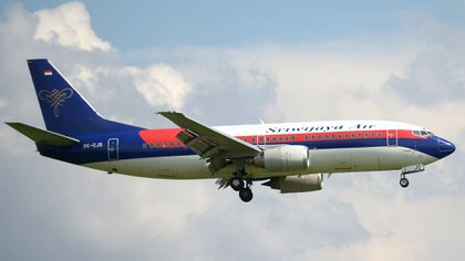 Desapareció un Boeing 737 con 50 pasajeros a bordo tras despegar de Yakarta Boeing 737 con 50 pasajeros a bordo tras despegar de Yakarta large