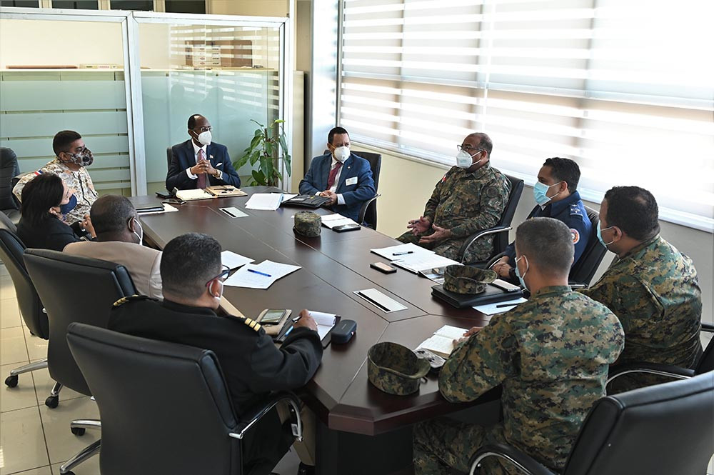 MITUR realiza mesa de trabajo Seguridad Fronteriza zona Enriquillo MITUR large