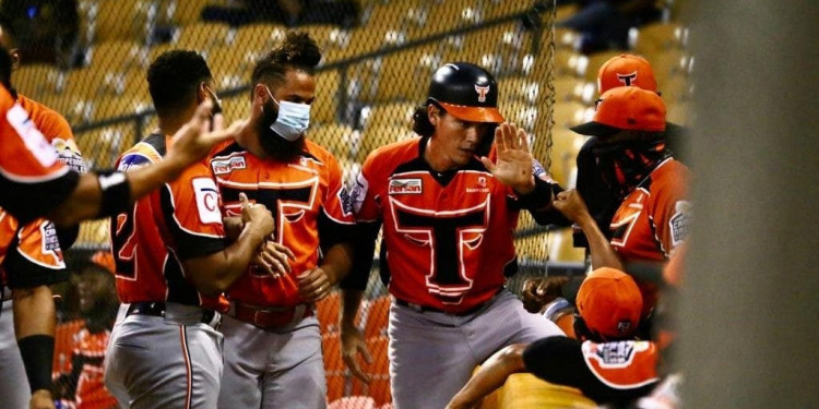 Toros propinan paliza a las Águilas con dos jonrones de O’Brien