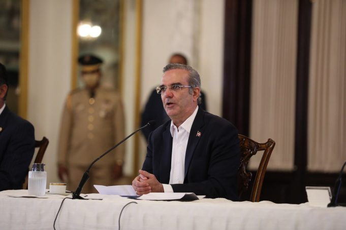 fac94828 luis abinader 5ff32bf66d171 681x454 1 large