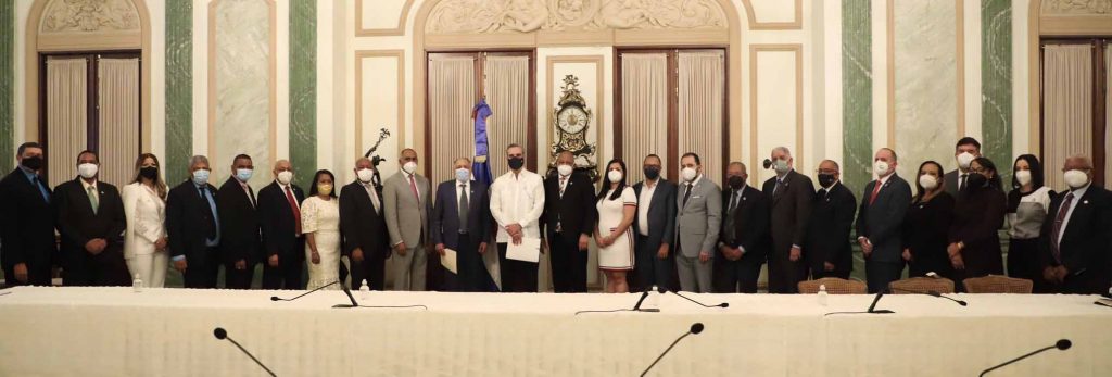 CONEP acude a Palacio y manifiesta su apoyo al Gobierno