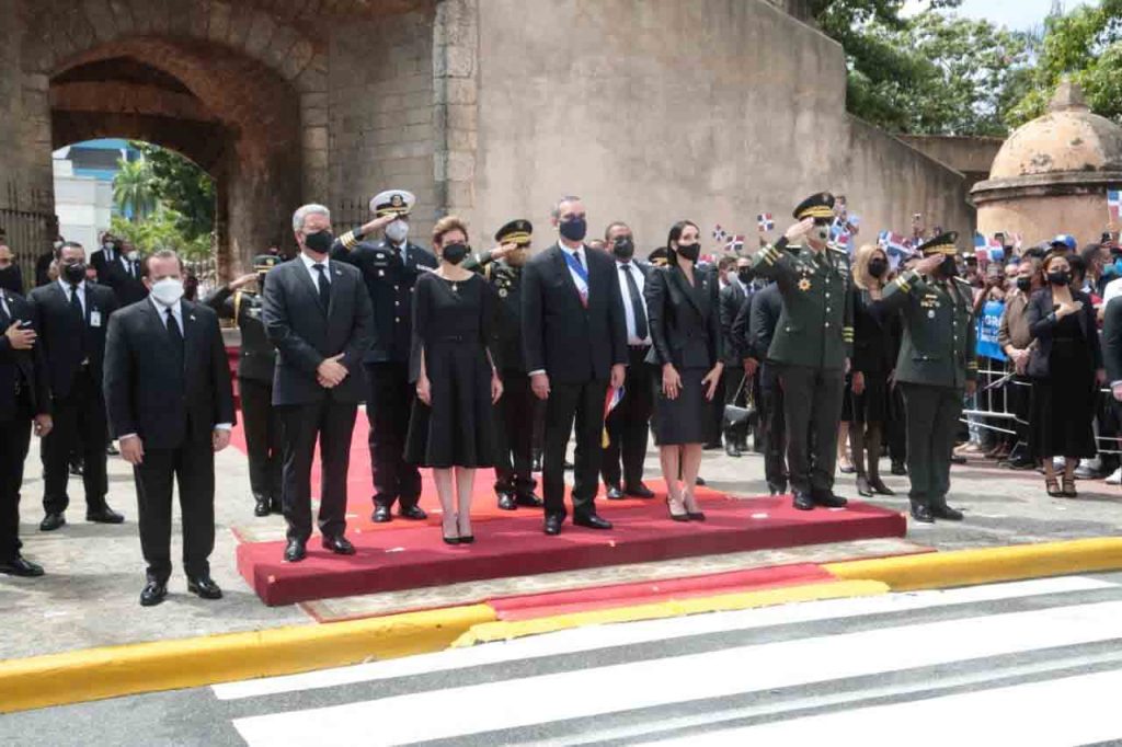 Presidente Abinader rinde honores a los Padres de la Patria