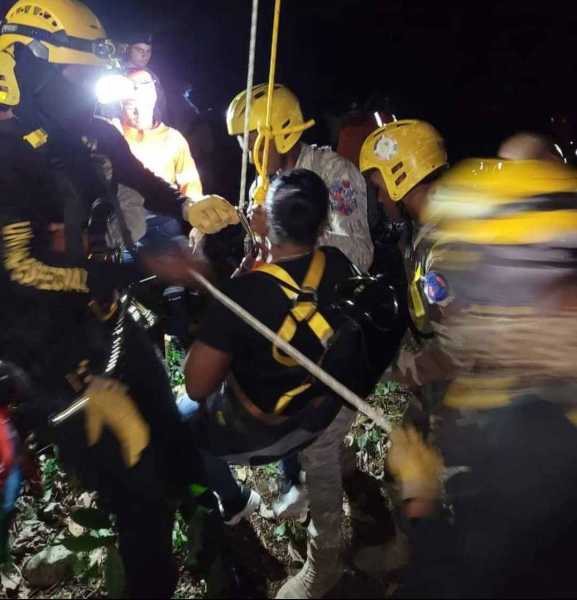 pasajeros del teleferico de Puerto Plata rescatados1
