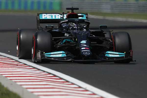 Hamilton supera a Verstappen para liderar la FP3 de Hungria
