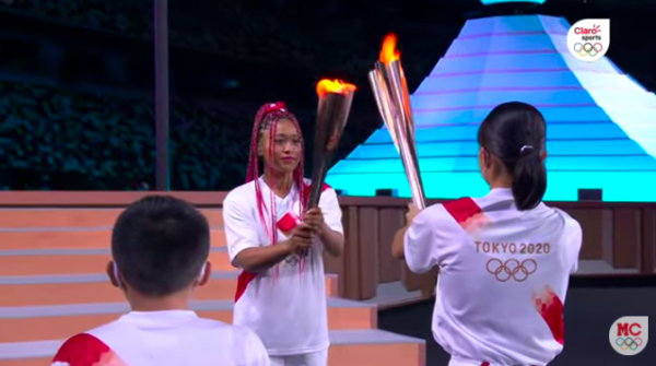 Naomi Osaka enciende el fuego olimpico