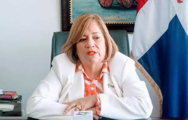 Marieta Diaz directora regional de Educacion