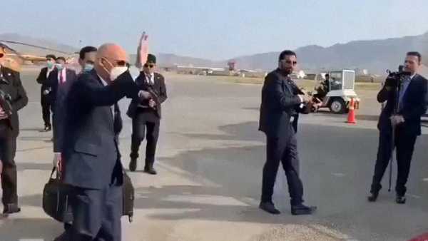 presidente Ghani abandono Afganistan y los fundamentalistas islamicos negocian un gobierno de transicion