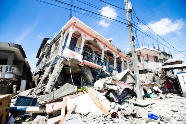 terremoto en Haiti hay mas de 300 muertos1