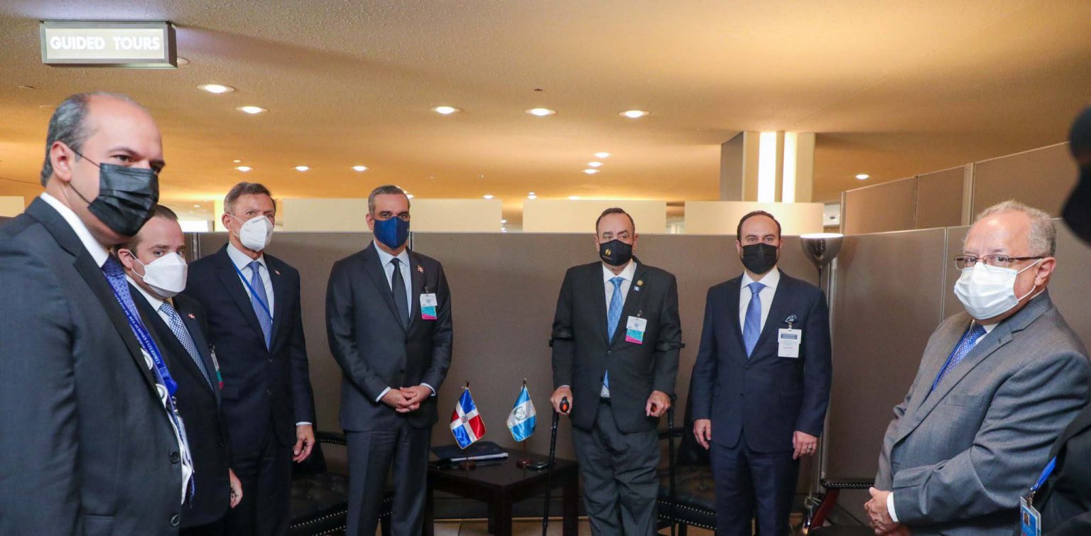 Abinader se reune con presidentes de Guatemala y Ecuador