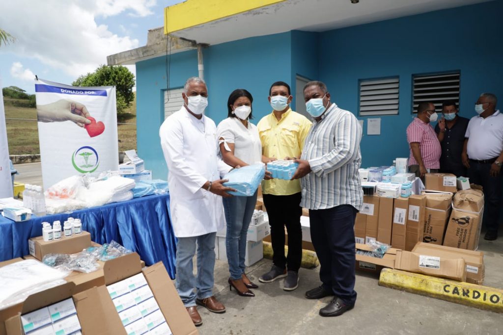 Tony Pena encabeza entrega de medicamentos e insumos medico en la provincia Duarte