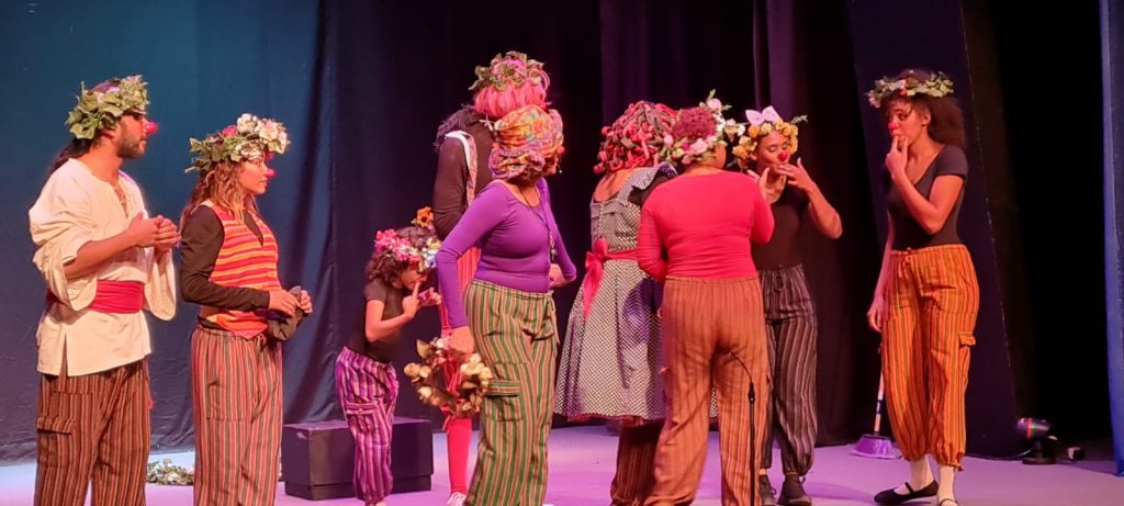 Con el espectáculo “Café Ópera… Clown”, fue inaugurado el Festival Internacional de Teatro para la Infancia y la Juventud Cafe Opera en el apertura del 12 FITIJ 1