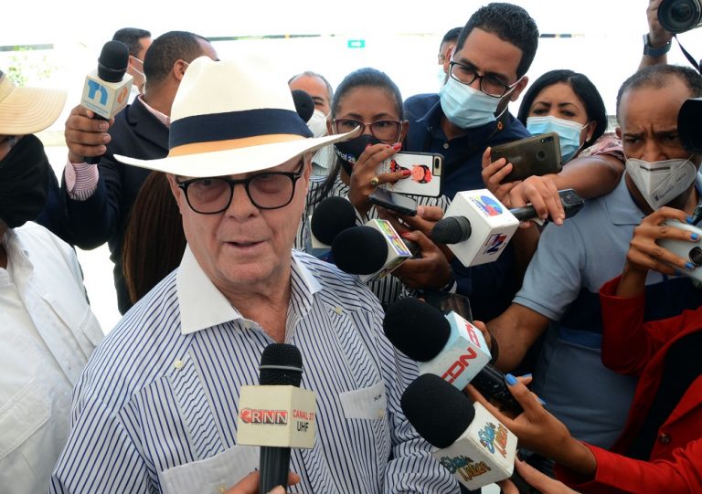 Hipolito Mejia se queja por falta de nombramiento a perremeistas en el Gobierno