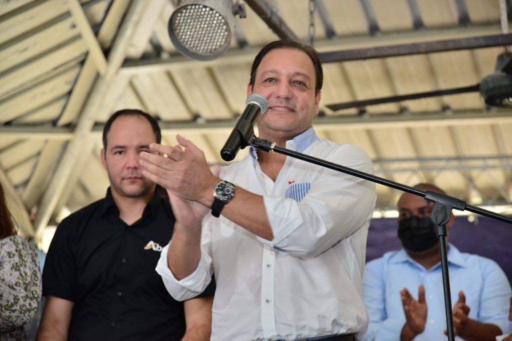 ABEL MARTINEZ Y JOHNNY PUJOLS EN HAINA