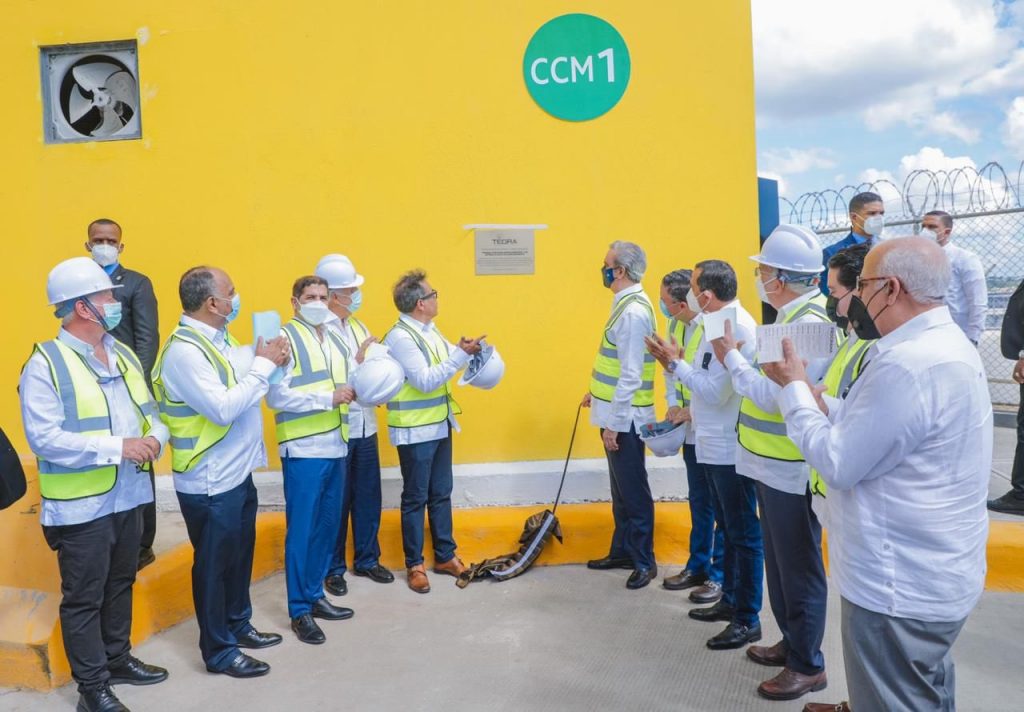 Abinader participa en apertura de primera terminal portuaria agroalimentaria del pais