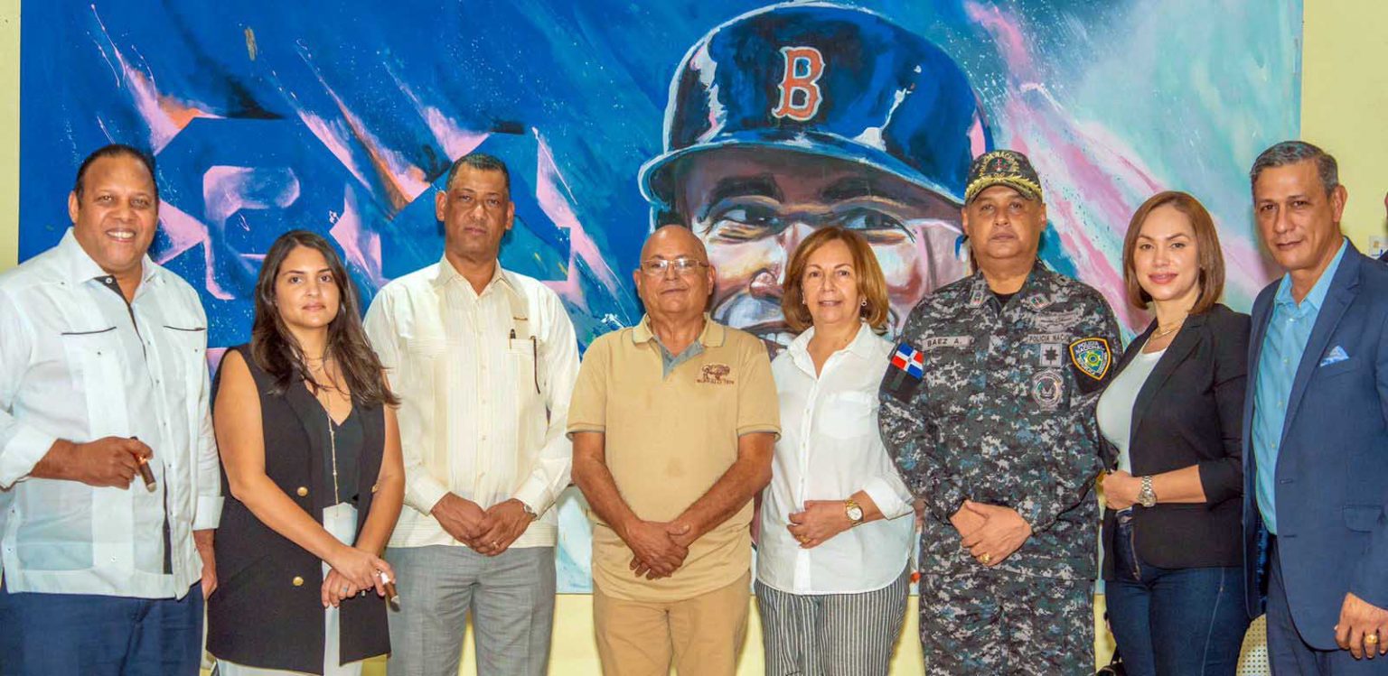 Asociacion Dominicana de Cigarros y Tabaco sostiene encuentro con director de migracion