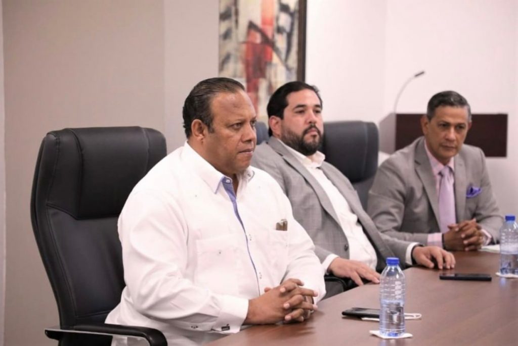 Asociacion Dominicana de Cigarros y Tabaco sostiene encuentro con instituciones publicas1