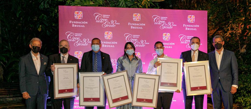 Premios Brugal Cree en su Gente: 30 años de solidaridad y compromiso Brugal Cree en su Gente 30 anos de solidaridad y compromiso
