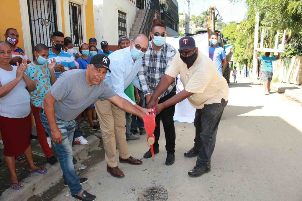 Coraasan inicia trabajos para mejorar servicio de agua potable en sectores de La Otra Banda Coraasan inicia trabajos para mejorar servicio de agua potable en sectores de La Otra Banda