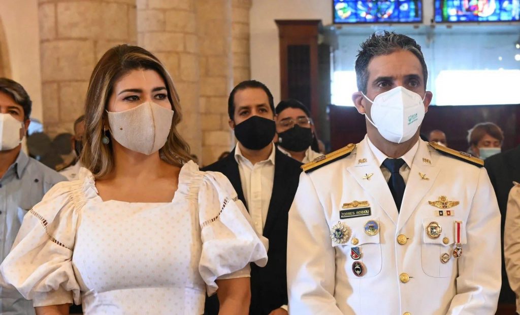 Robiou compró un apartamento en Samaná por medio millón de dólares a través de la pastora Rossy Guzmán Juan Carlos Torres Robiou y Greybby Maria Cuello Coste