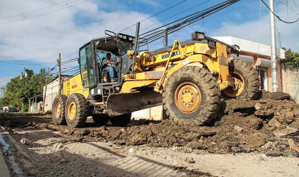 Obras Publicas inicia trabajos construccion calles y contenes en Villa Mella
