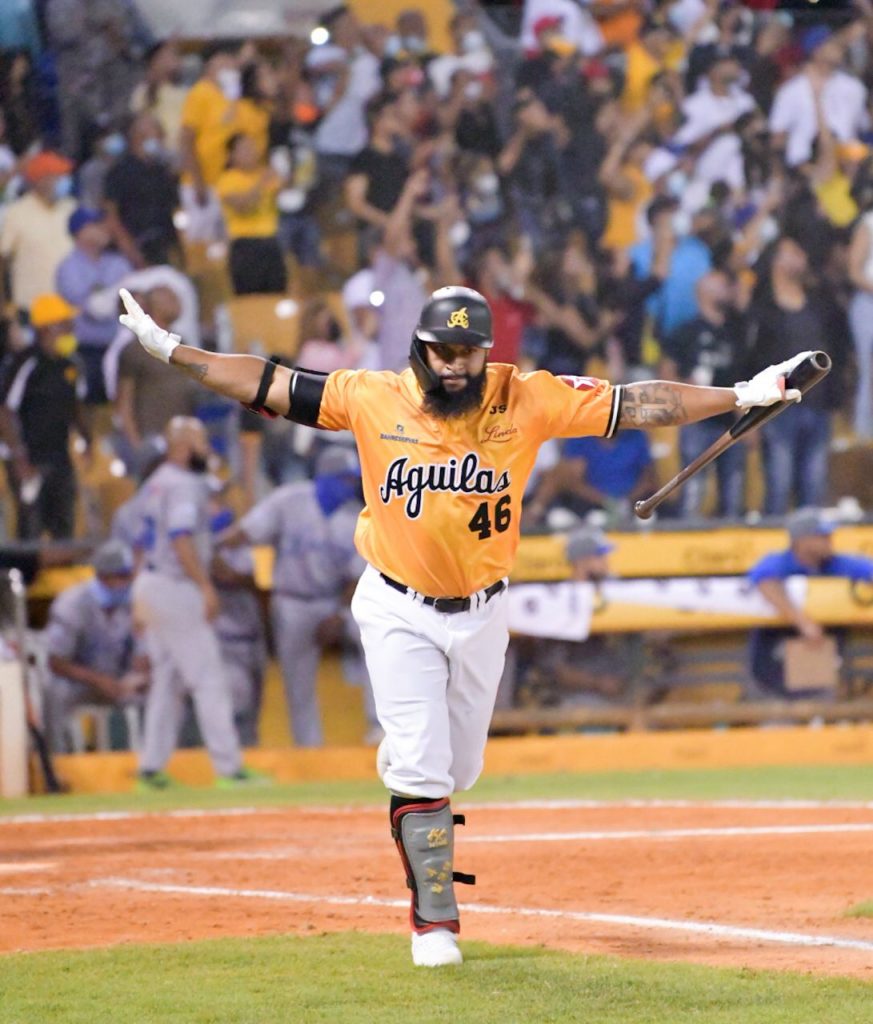 Zoilo Almonte debuta dejando en el terreno al Licey