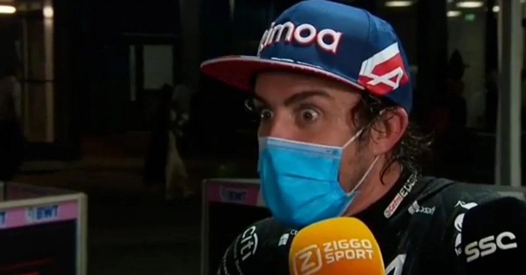 Alonso al ver el accidente de Verstappen que recorre el mundo