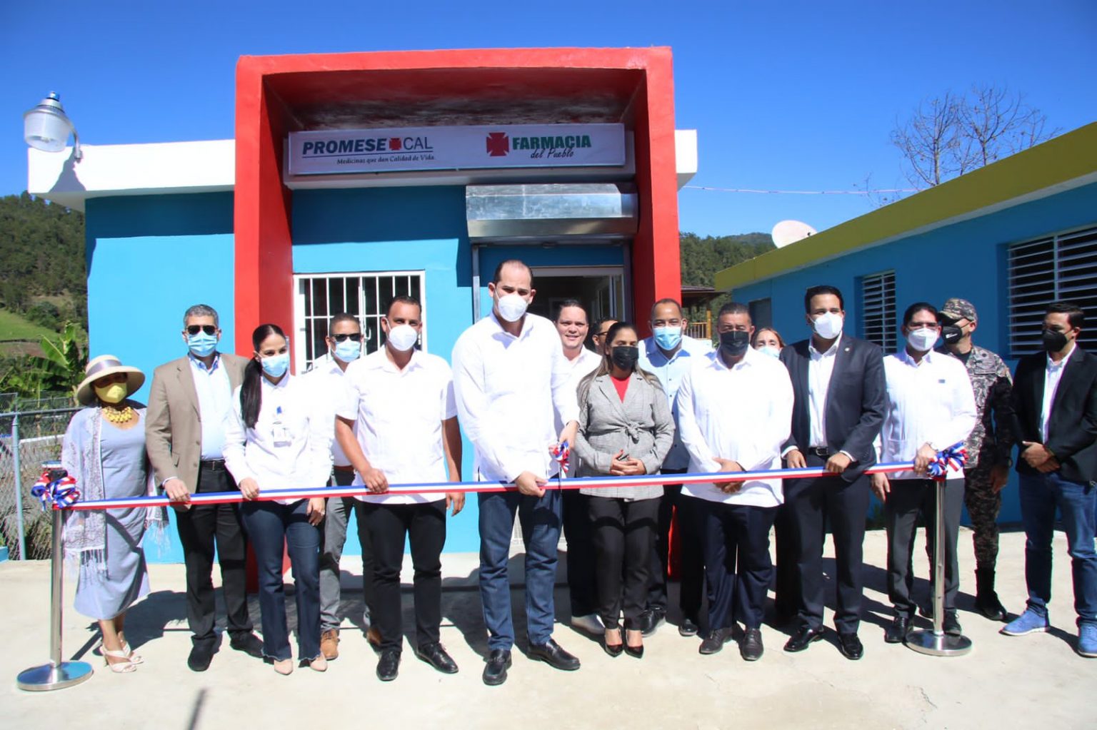 Farmacia del Pueblo que beneficiara 800 familias en Manabao
