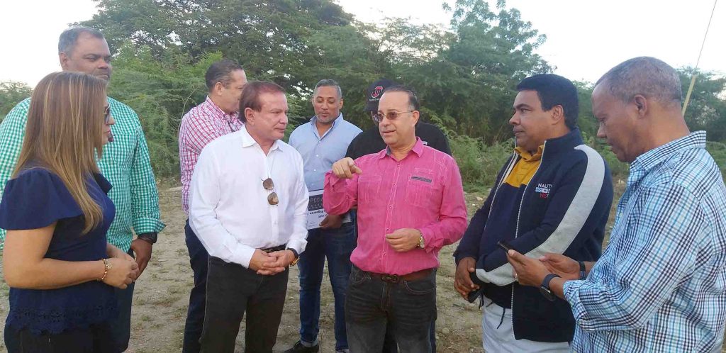 Inician proyecto habitacional con inversión superior a los 3 mil millones de pesos en Santiago Gabriel Guzman Guzman y el presidente de la Central Nacional del Transporte Unificado Williams Perez Figuereo