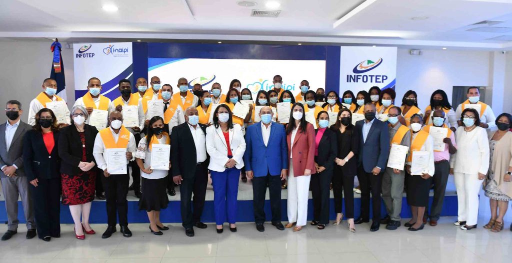 INFOTEP e INAIPI certifican 345 participantes como Técnicos en Cuidados para el Desarrollo Integral de Niños y Niñas de la Primera Infancia INFOTEP e INAIPI certifican 345 participantes como Tecnicos
