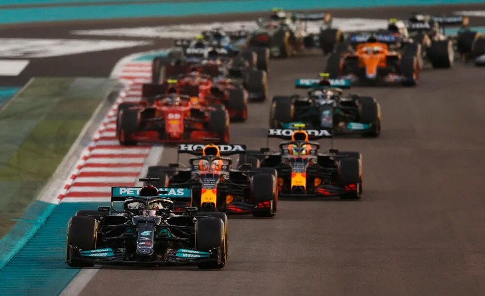 Lewis Hamilton supero a Max Verstappen