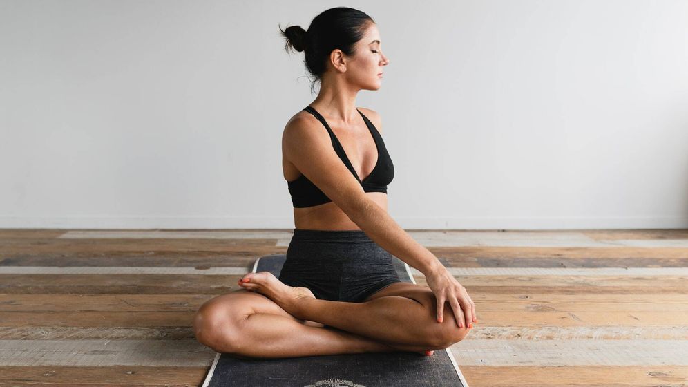 yoga es una forma ideal para combatir la grasa del vientre