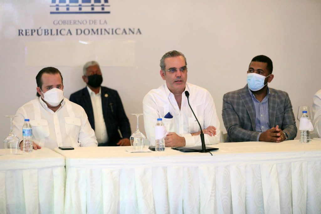 Presidente Abinader anuncia inversión por más de mil millones en obras de infraestructura en Elías Piña Abinader anuncia inversion por mas de mil millones en obras de infraestructura en Elias Pina