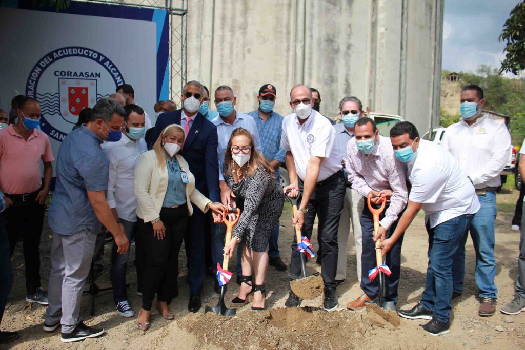 Coraasan inicia trabajos rehabilitacion tanque agua potable en Tamboril