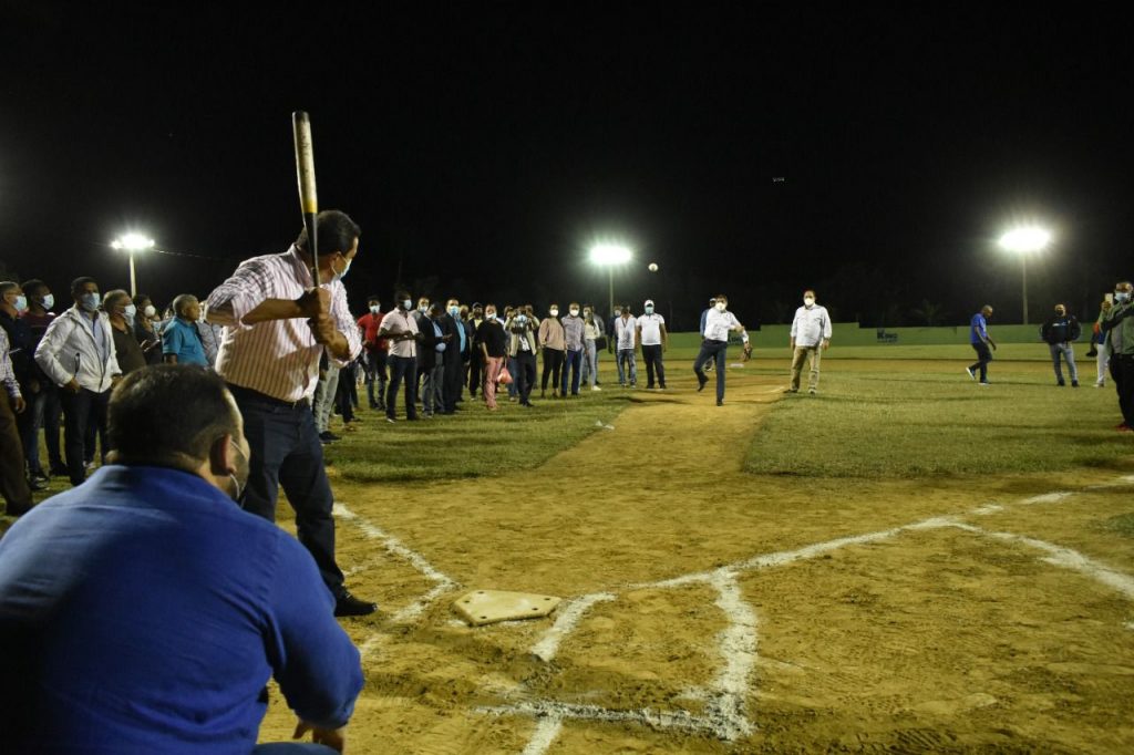 Edenorte ilumina play de beisbol de Bacui Al Medio La Vega1