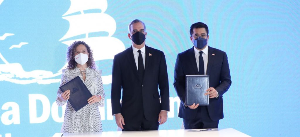 Gobierno dominicano firma acuerdos por US1400 millones con Rainbow Tours