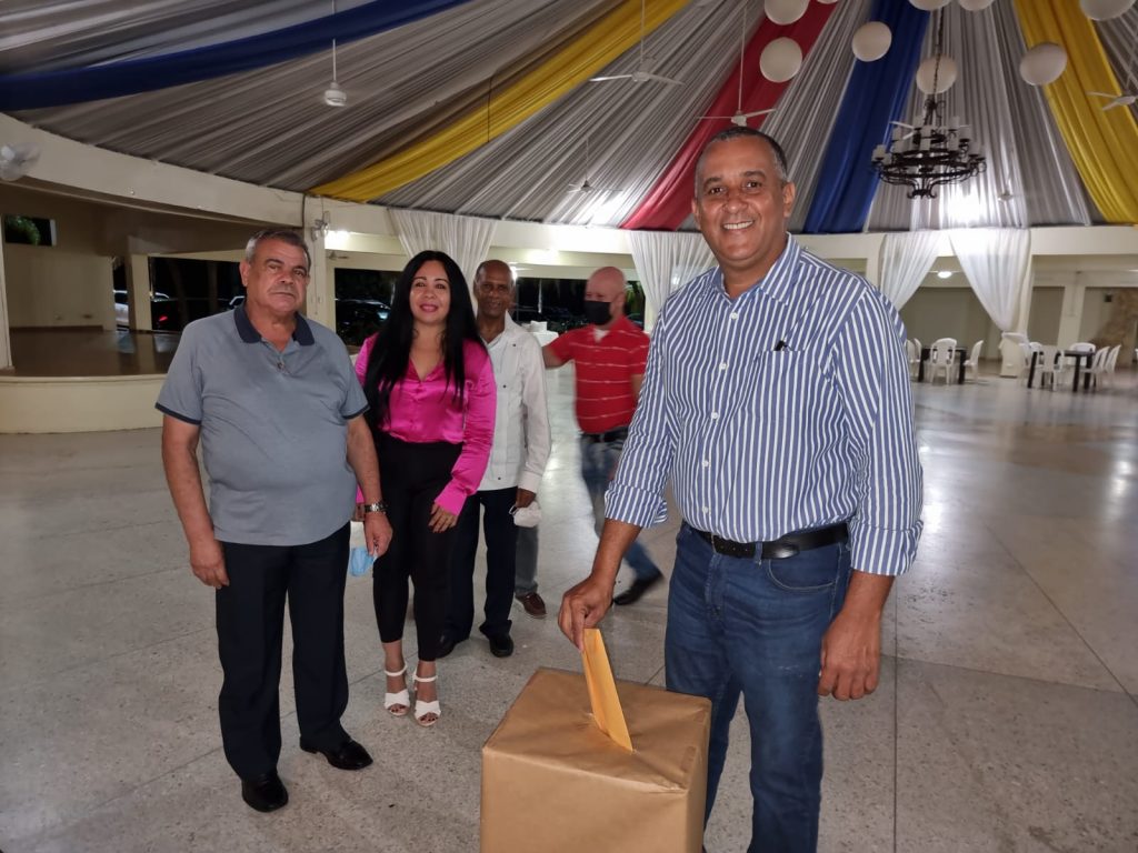 Luis Manuel Méndez es ratificado como presidente de AMAPROSAN Luis Manuel Mendez es ratificado como presidente de AMAPROSAN