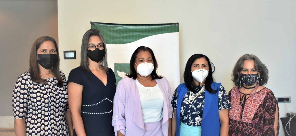 Zobeyda Apolito Betsaira Rodriguez Julia Drullard Angela Henriquez y Tahira Vargas.