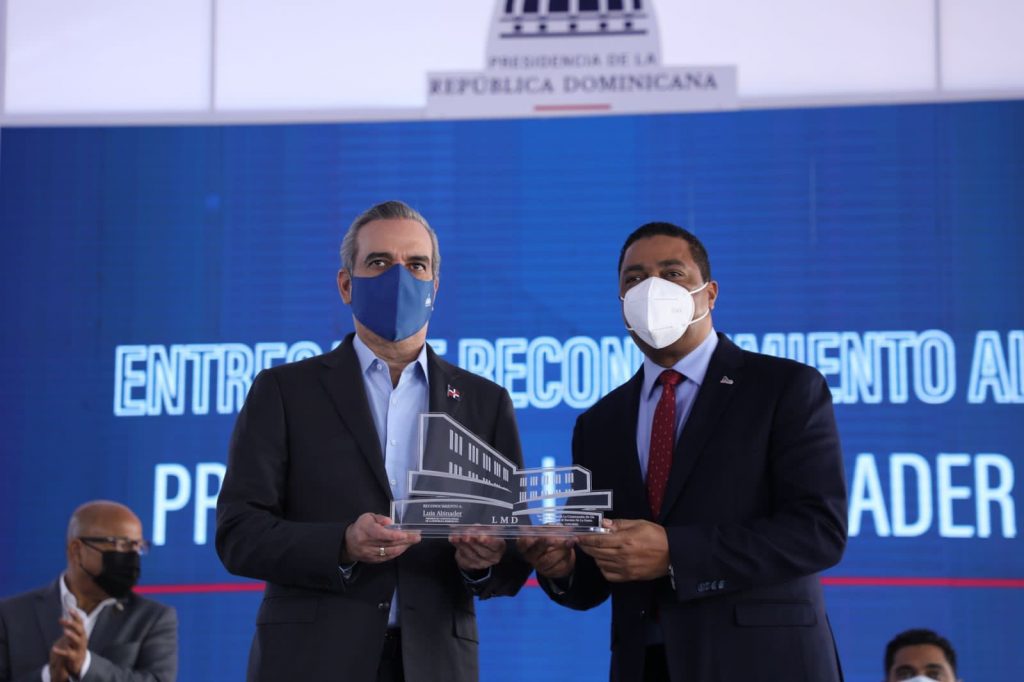 luis abinader y Victor DAza
