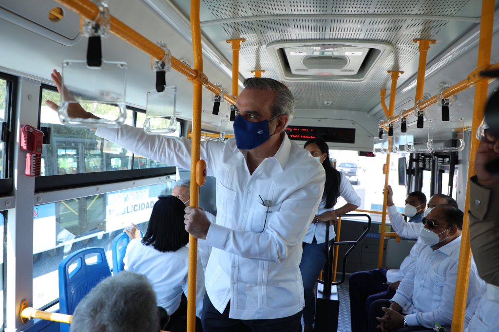 Abinader inaugura nuevo corredor de la avenida Winston Churchill