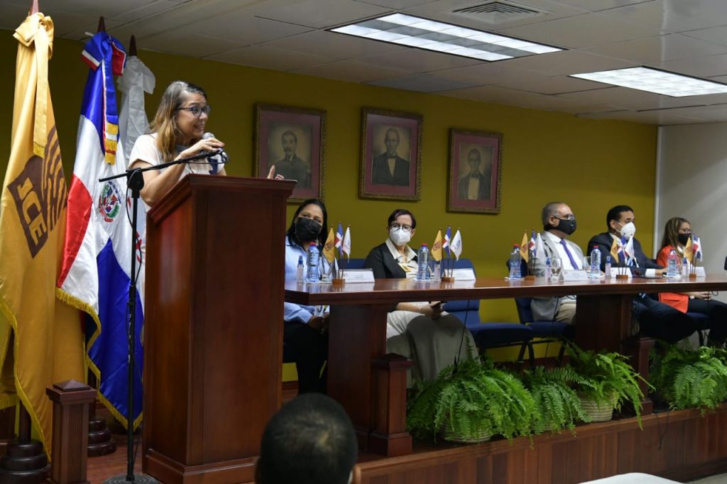 Junta Electoral de Santiago reciben taller sobre politicas de inclusion