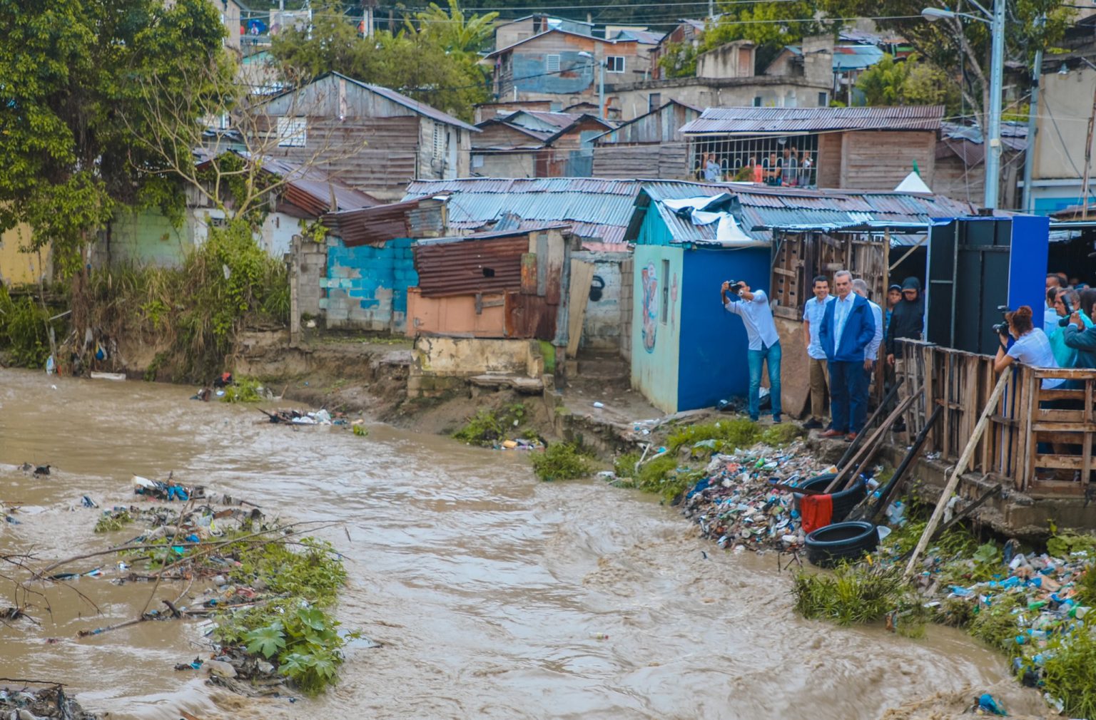 Gobierno inicia trabajos de saneamiento del Arroyo Gurabo