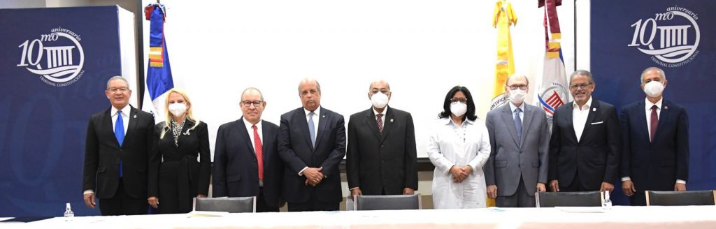 Juan Daniel Balcacer en catedra del TC