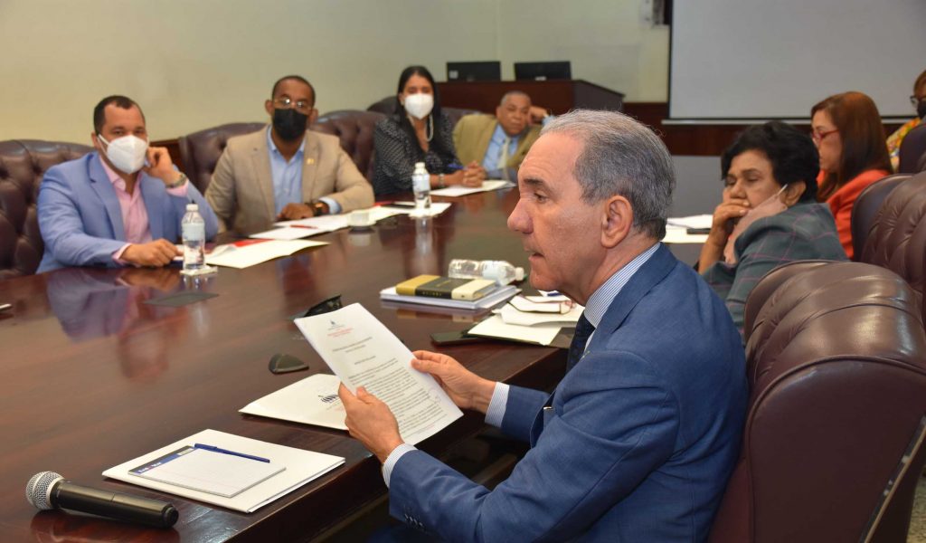 Mescyt socializa con Sociedades Médicas Especializadas Resolución 28-2021 regularizará el ejercicio de ese sector de la medicina en RD Mescyt socializa con Sociedades Medicas Especializadas