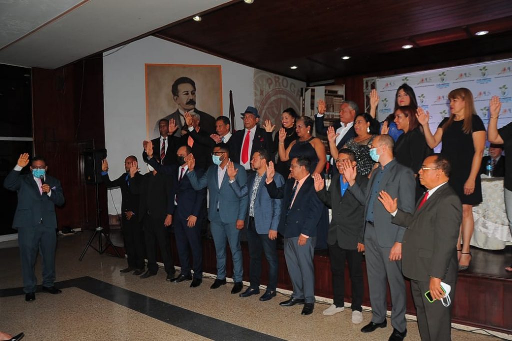 Asociacion de Locutores de Santiago celebrara Dia del Locutor con diversas actividades