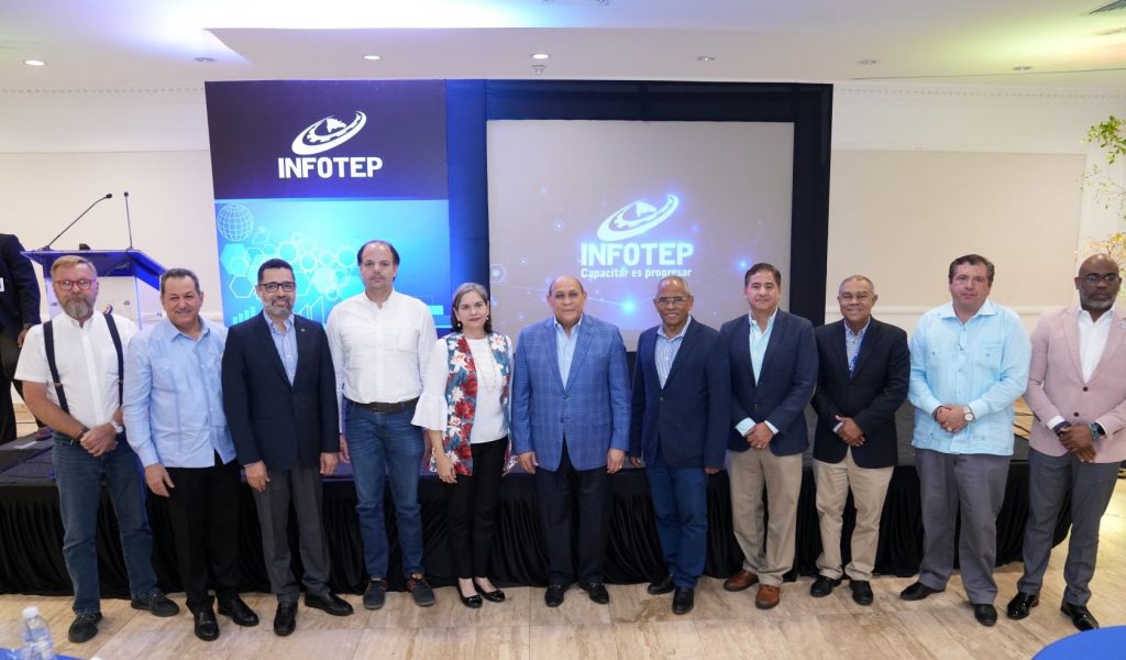 Empresarios y directivos del INFOTEP