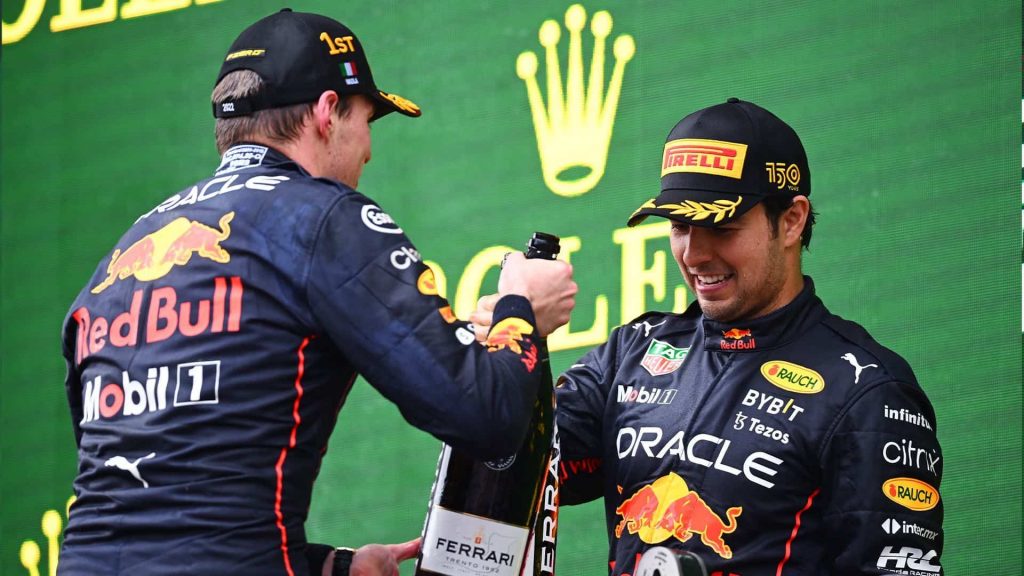 Verstappen Checo y Red Bull arrasan en casa de Ferrari