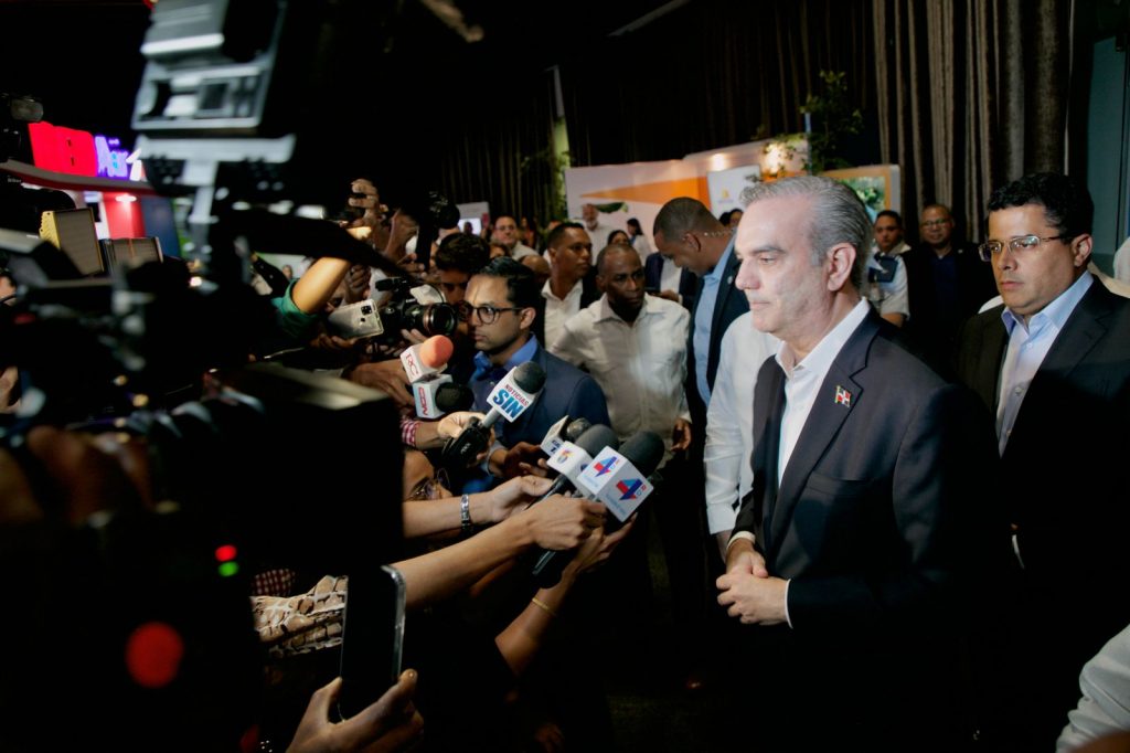 Presidente Abinader afirma Gobierno ejecuta plan de ampliación de la generación que garantizará un 100%  la energía Abinader afirma Gobierno ejecuta plan de ampliacion de la generacion